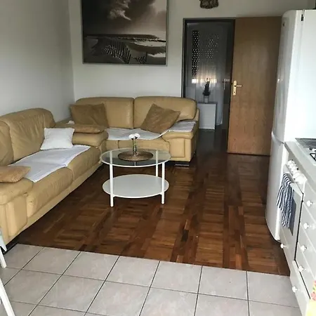 Vrsi, Sunny House For 8