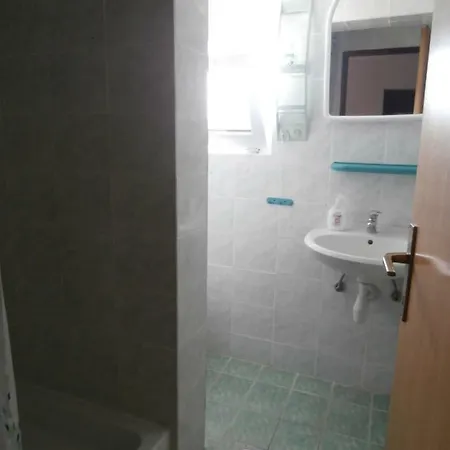 Vrsi, Sunny House For 8 Appartamento