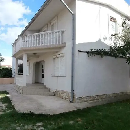 Appartamento Vrsi, Sunny House For 8