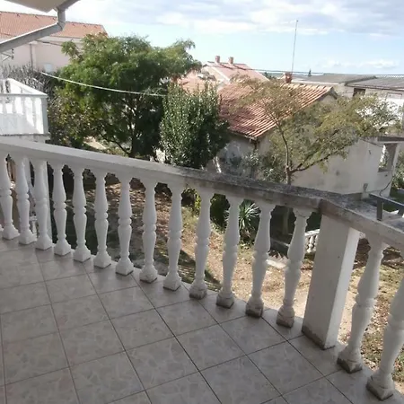 Vrsi, Sunny House For 8 *